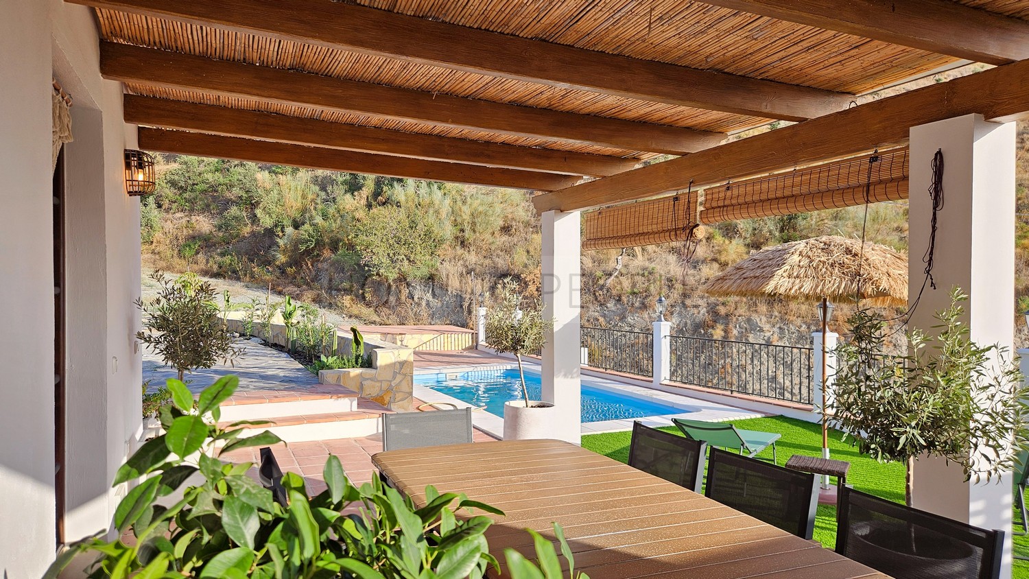 Full-of-charm, newly renovated country house in an area close to the village and the beach