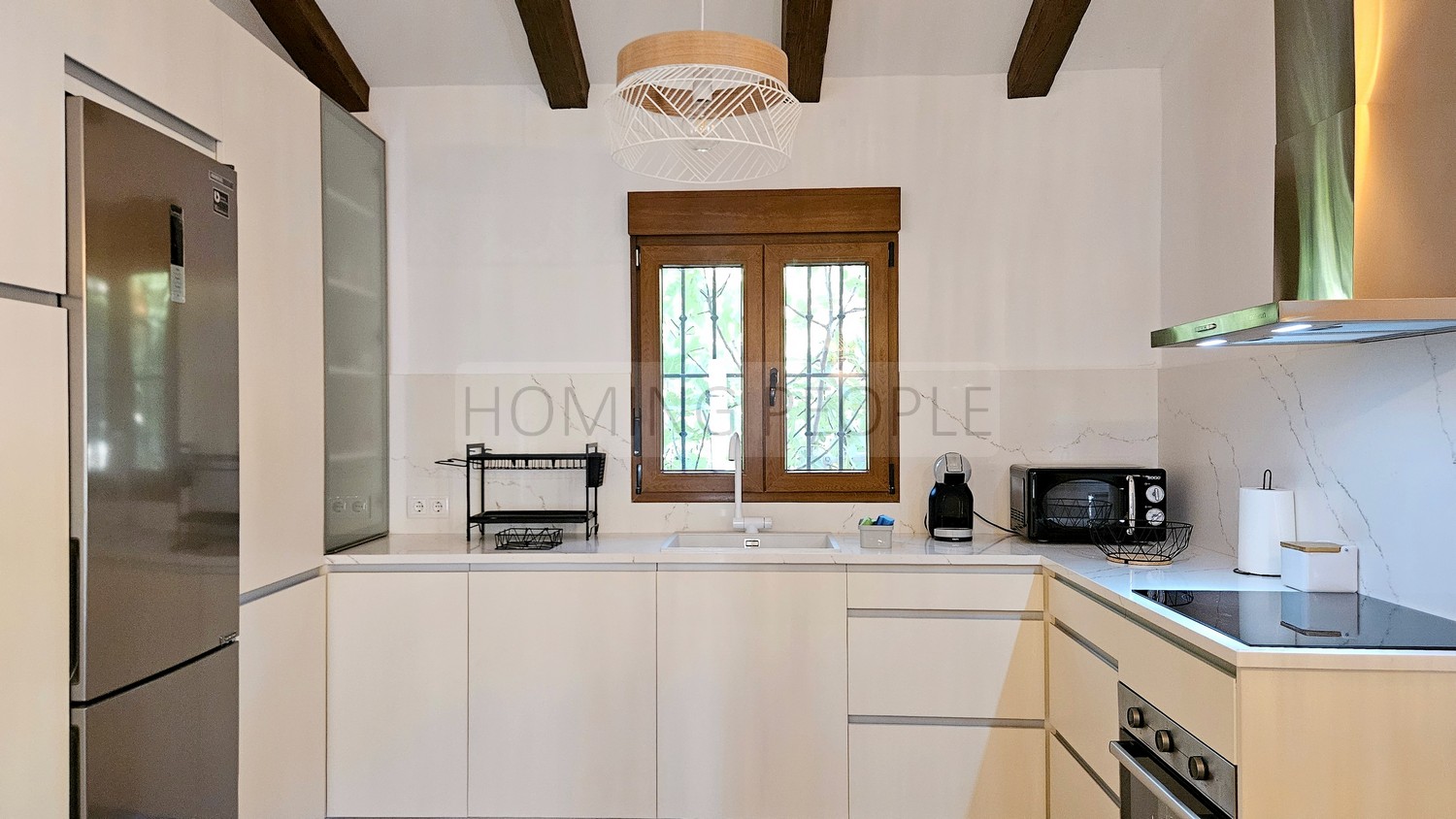 Full-of-charm, newly renovated country house in an area close to the village and the beach