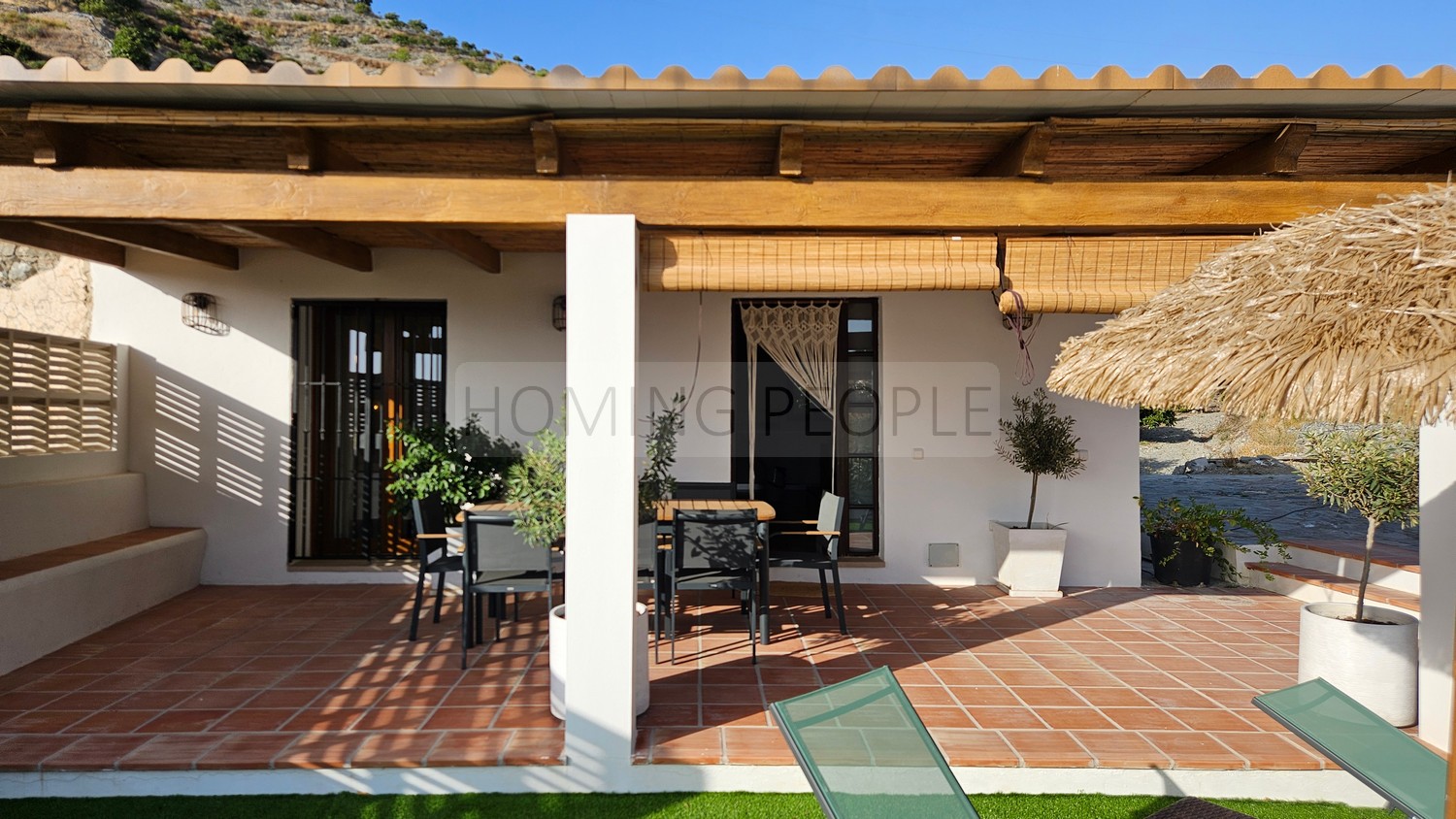 Full-of-charm, newly renovated country house in an area close to the village and the beach