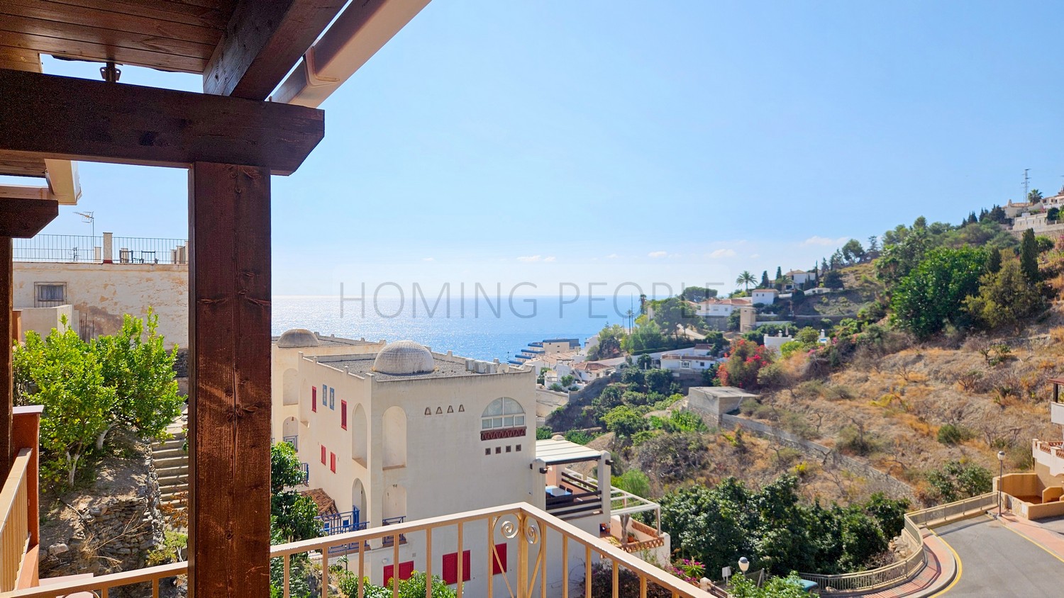 Chalet con piscina y apartamento de invitados, vistas al mar y cerca del centro