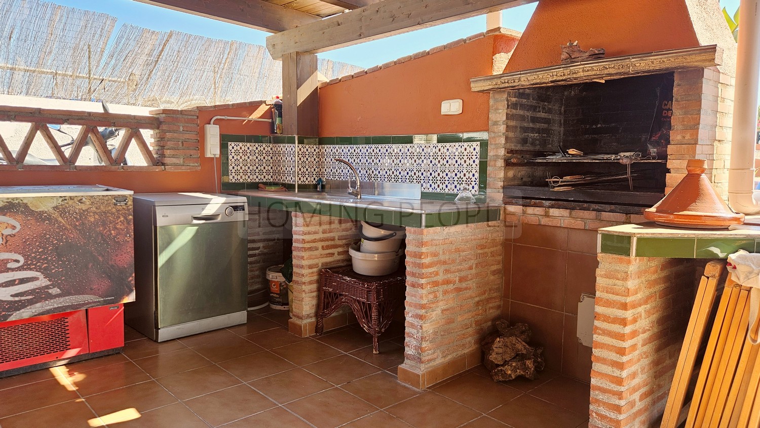 Chalet con piscina y apartamento de invitados, vistas al mar y cerca del centro
