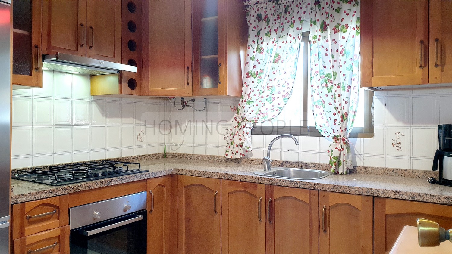 Chalet con piscina y apartamento de invitados, vistas al mar y cerca del centro