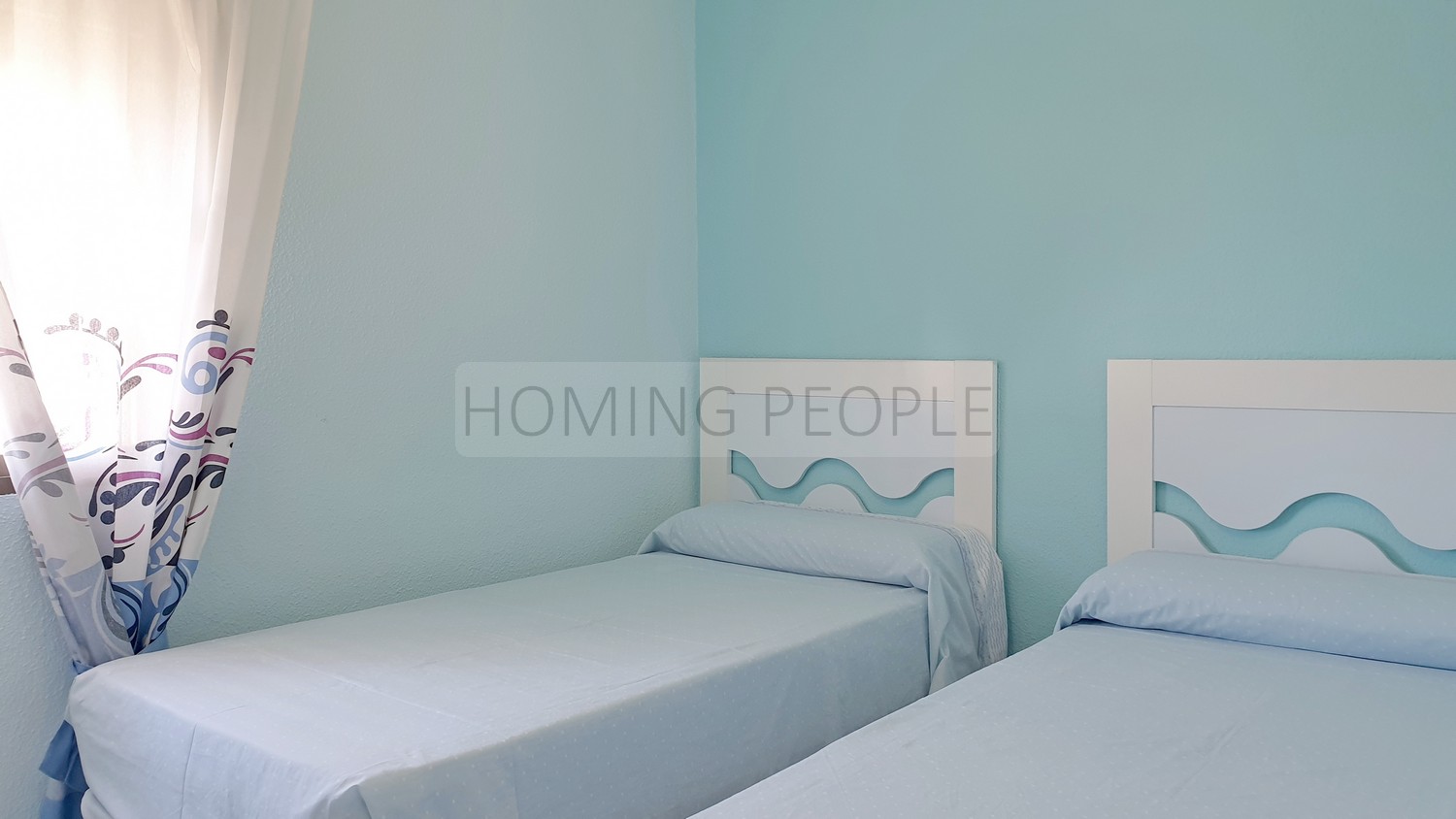 Chalet con piscina y apartamento de invitados, vistas al mar y cerca del centro