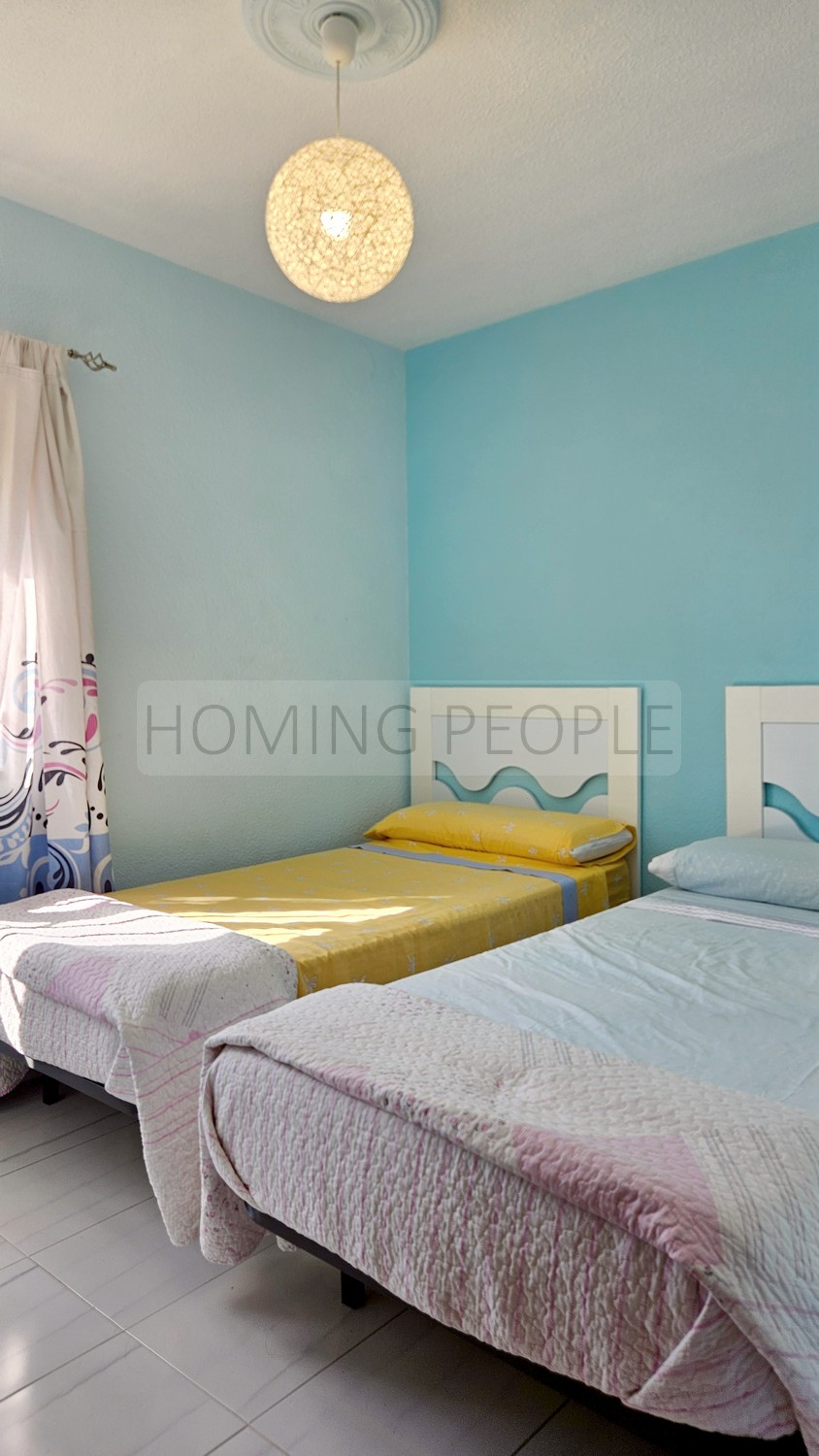 Chalet con apartamento de invitados: Piscina, vistas al mar y cerca del centro