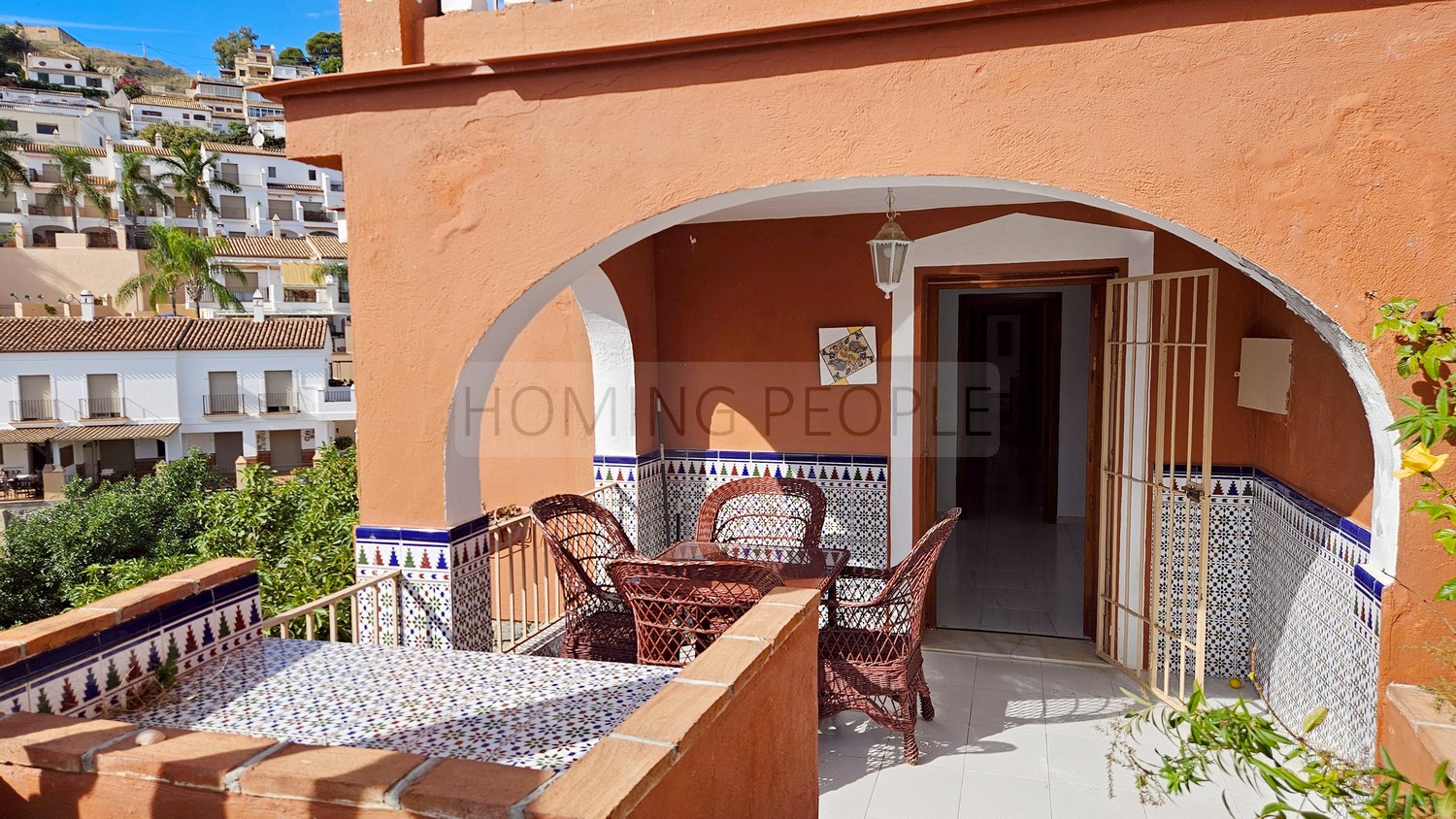 Chalet con apartamento de invitados: Piscina, vistas al mar y cerca del centro