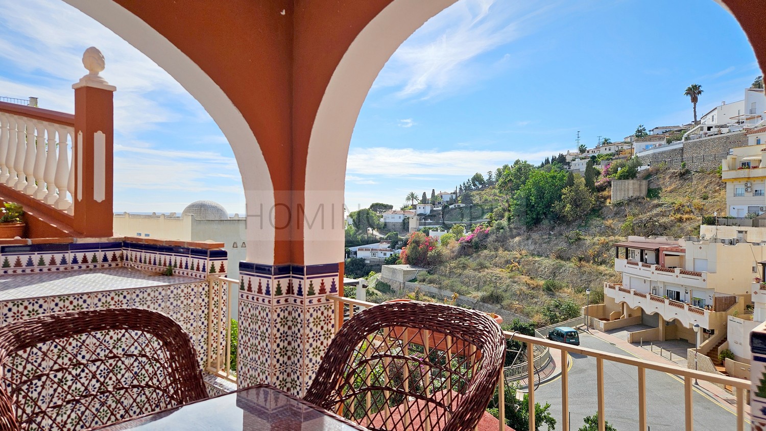 Chalet con apartamento de invitados: Piscina, vistas al mar y cerca del centro