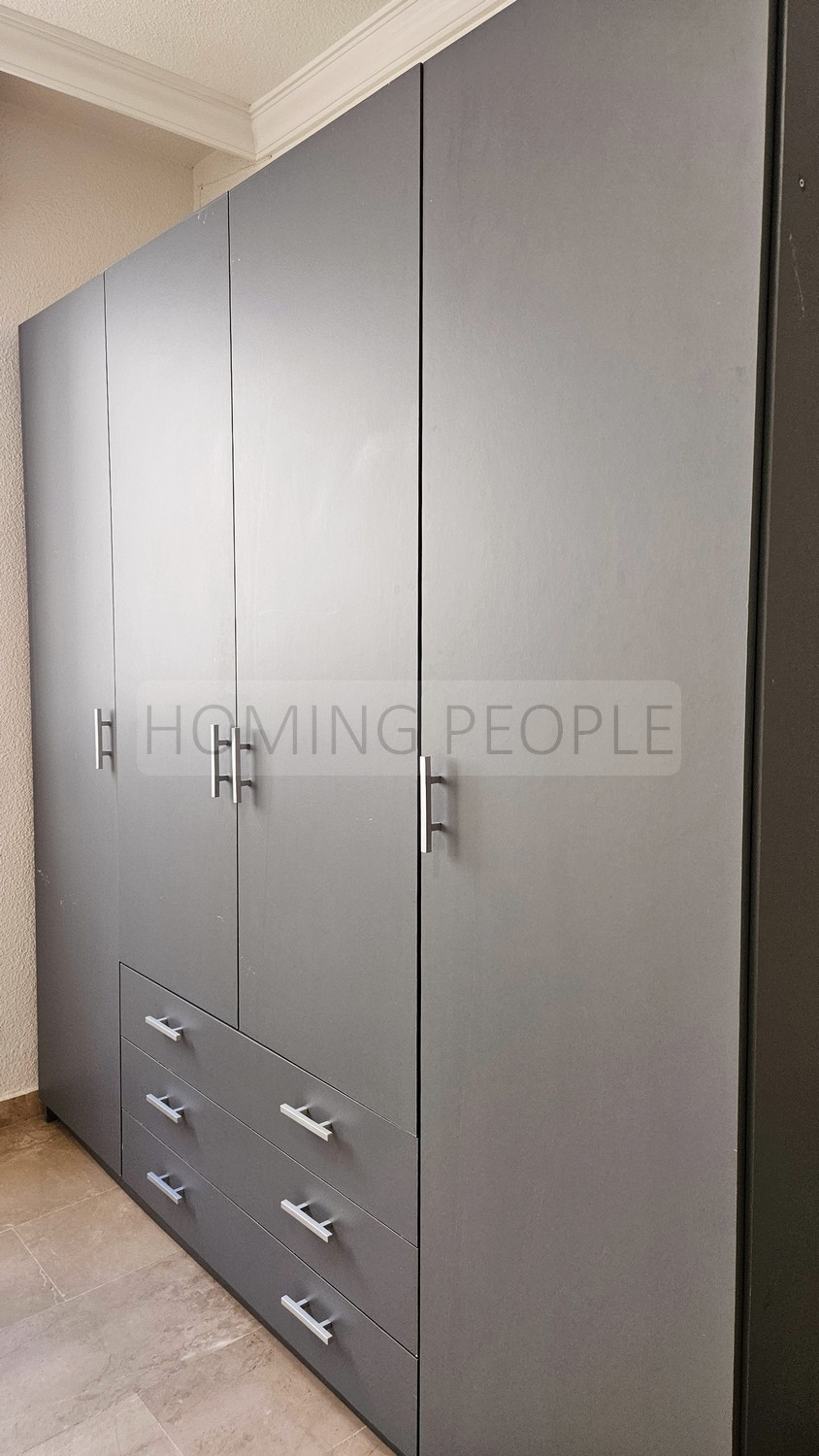 Central flat: Opposite the municipal market, with terrace and communal swimming pool