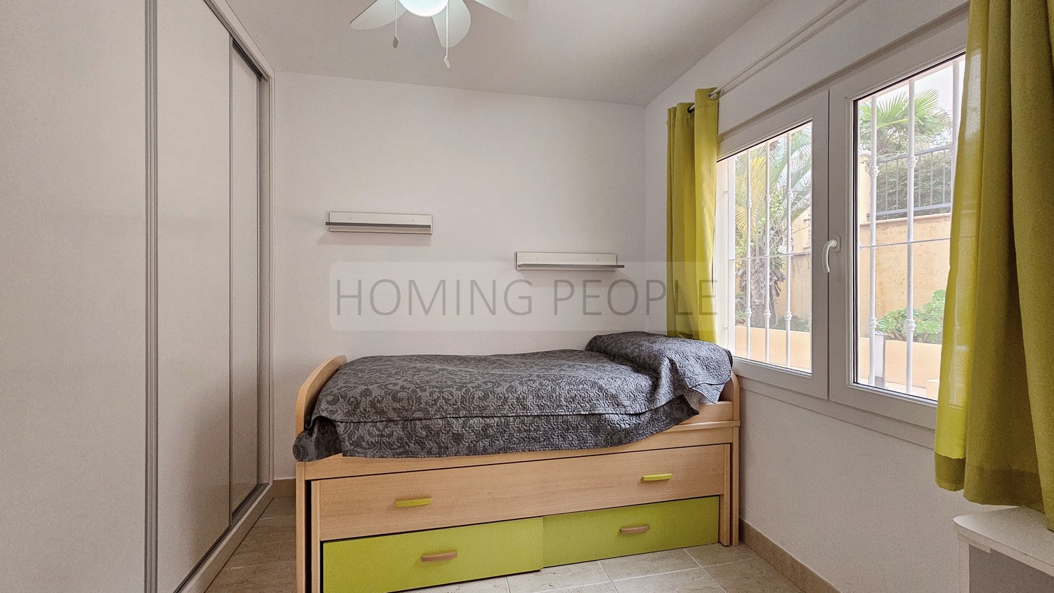 Duplex with large terrace and communal swimming pools