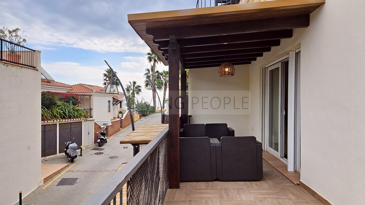 Duplex with large terrace and communal swimming pools