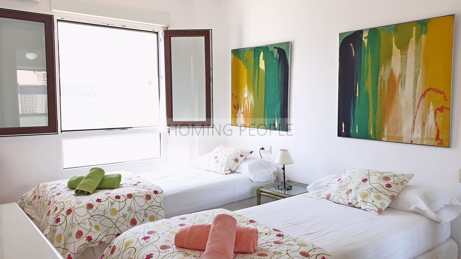 Luminoso ático en primerísima línea de playa con terraza y opción de parking