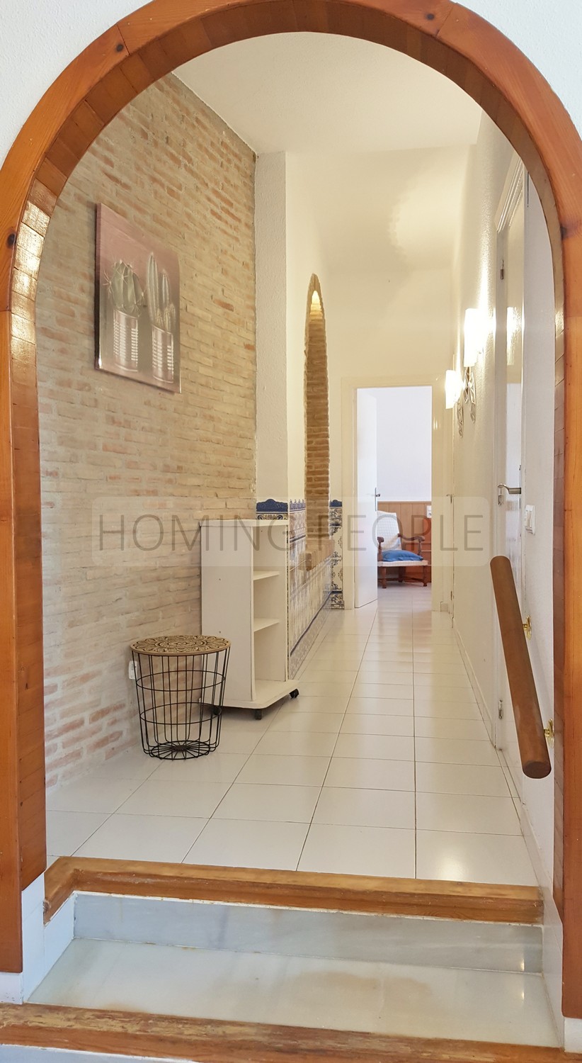 Appartement de type maison avec petit jardin et vue magnifique sur la mer