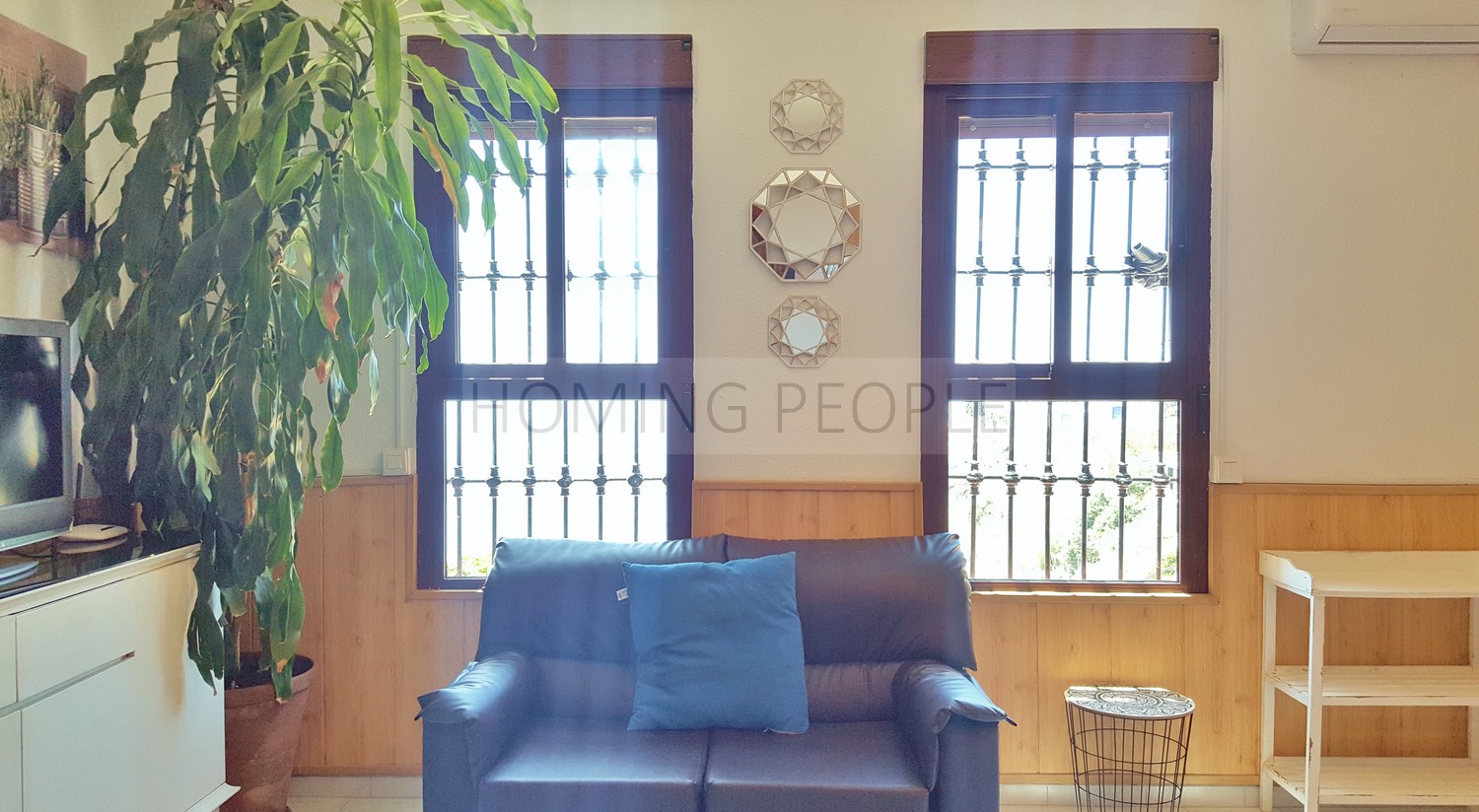 Appartement de type maison avec petit jardin et vue magnifique sur la mer