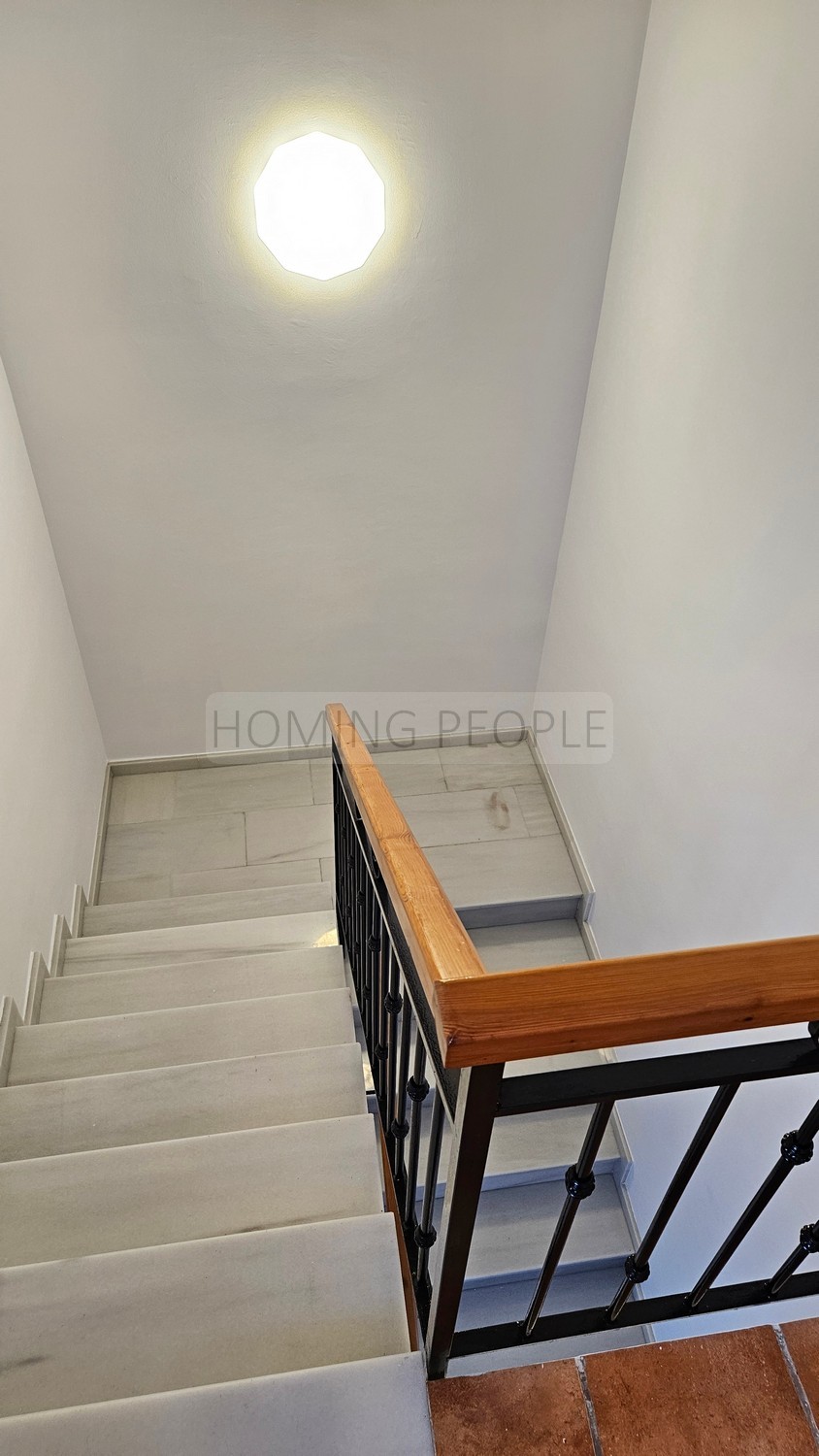 Magnifique maison avec vue panoramique sur la baie: Intimité, garage et distance à pied de la plage!