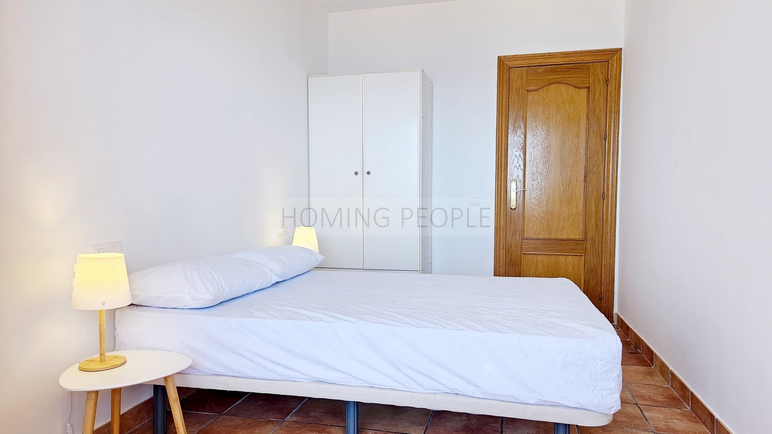 Magnifique maison avec vue panoramique sur la baie: Intimité, garage et distance à pied de la plage!