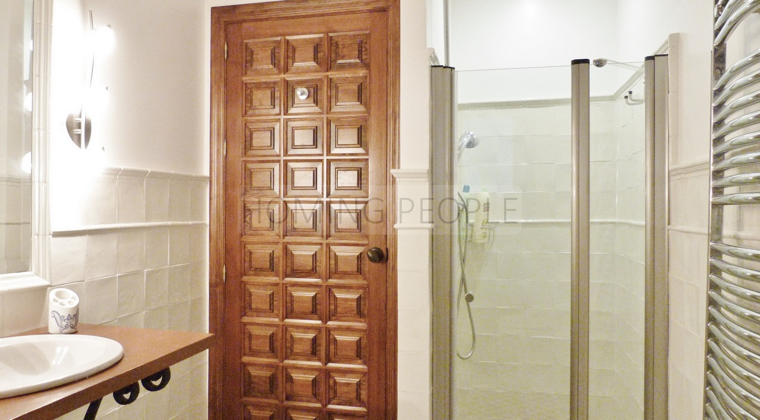 Villa spacieuse, jardins avec beaucoup de charme