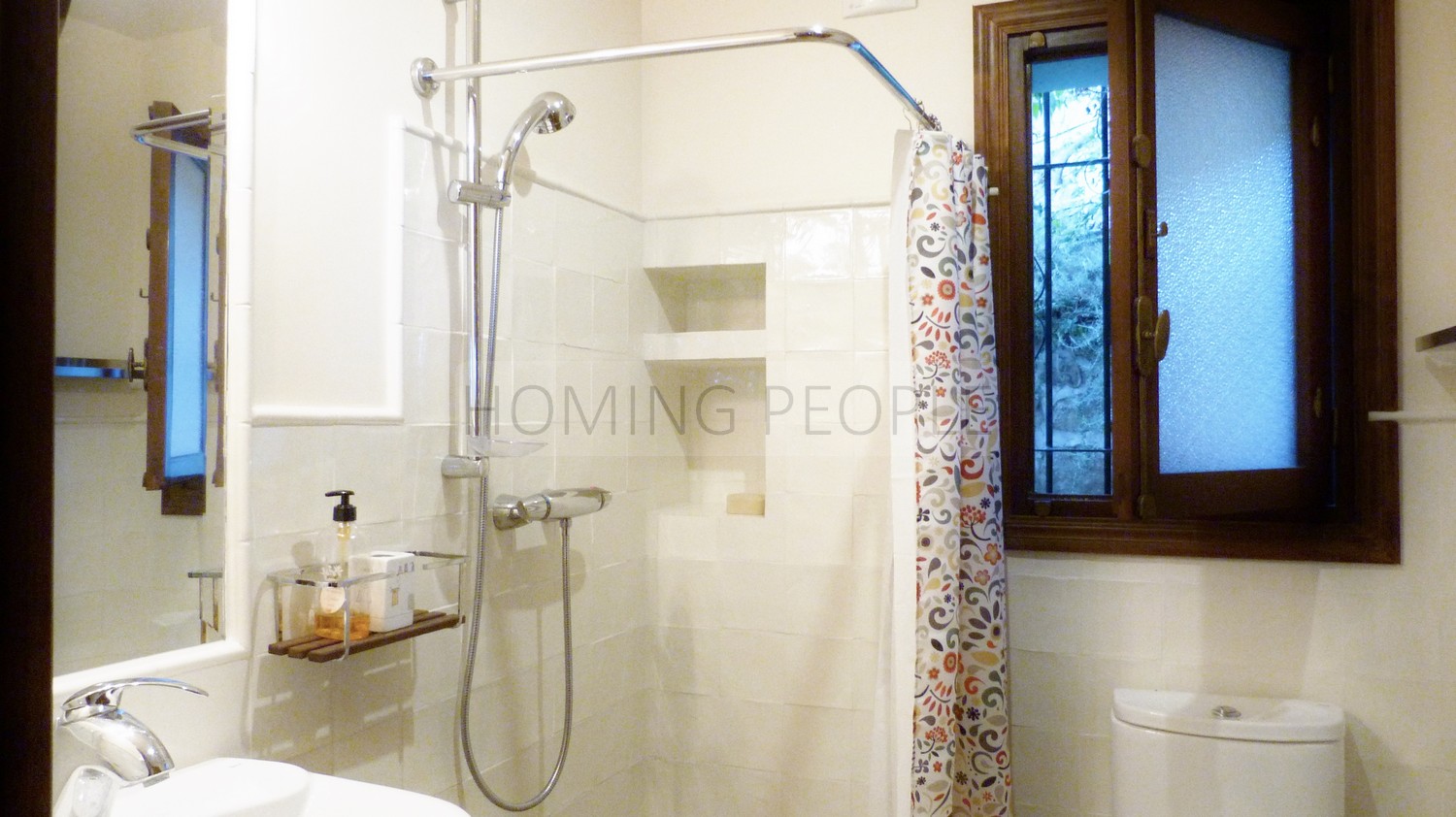 Villa spacieuse, jardins avec beaucoup de charme