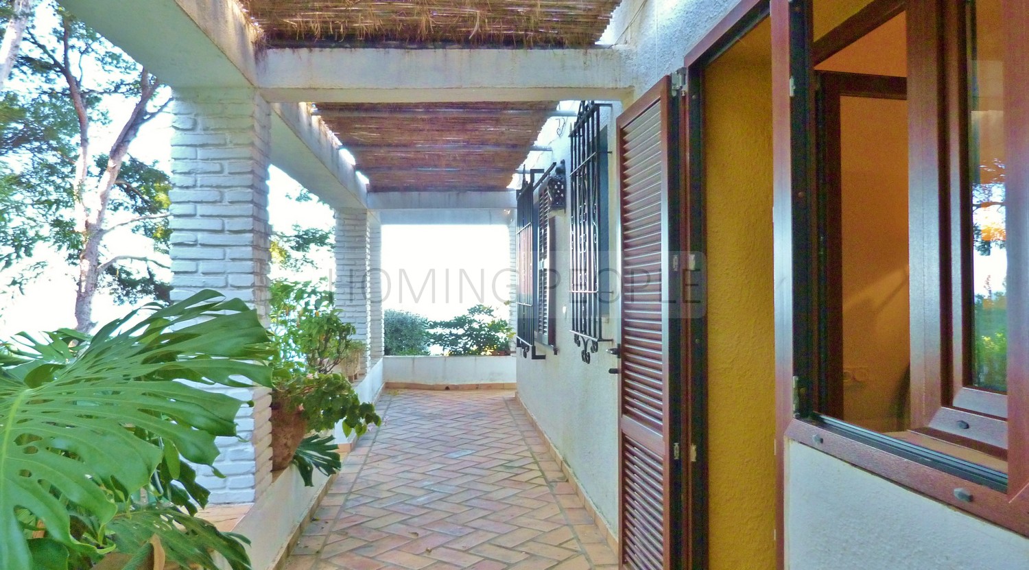 Villa spacieuse, jardins avec beaucoup de charme