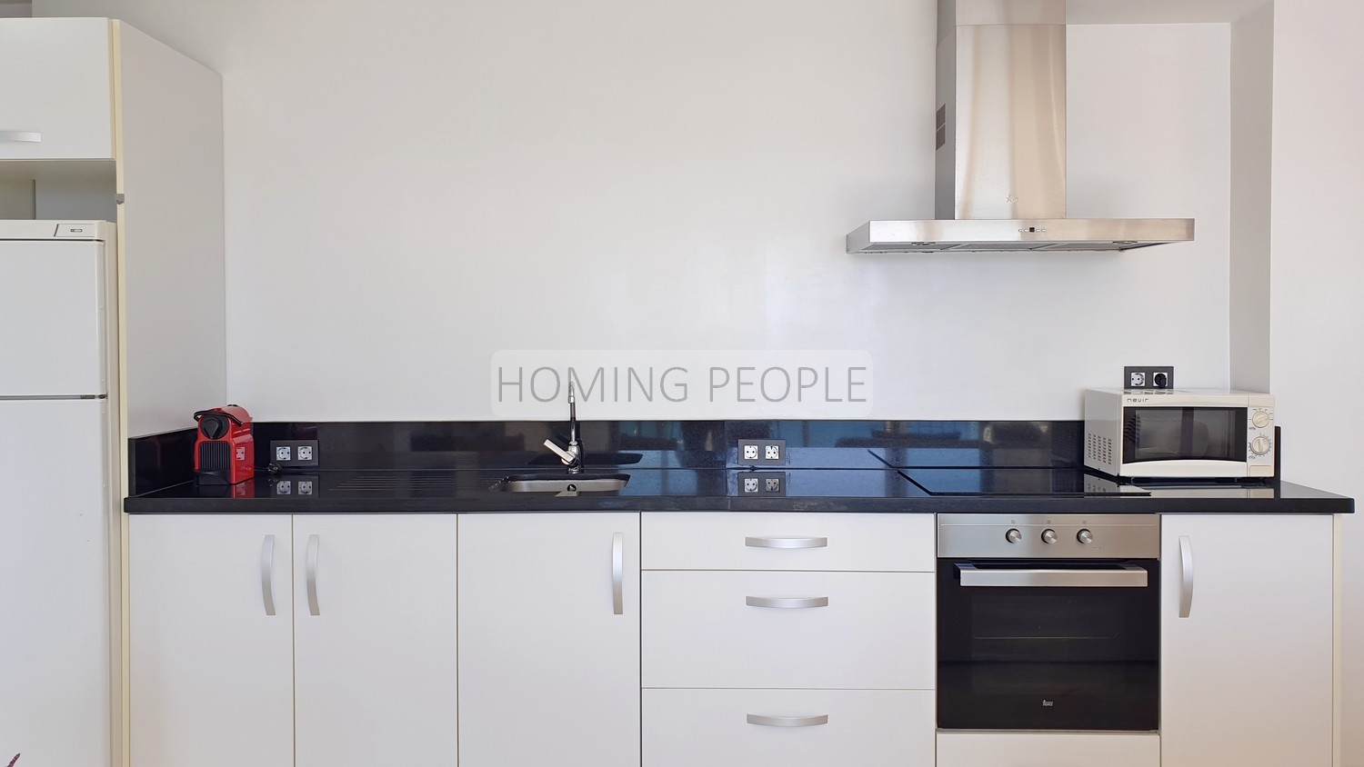 Luminoso ático en primerísima línea de playa con terraza y opción de parking