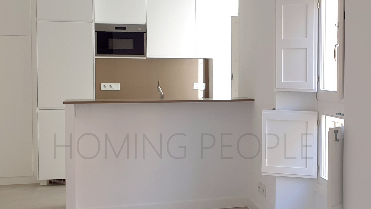 Apartamento moderno y luminoso en un edificio céntrico y con encanto