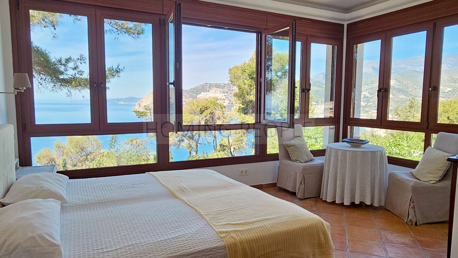 Great, charming villa with mature gardens