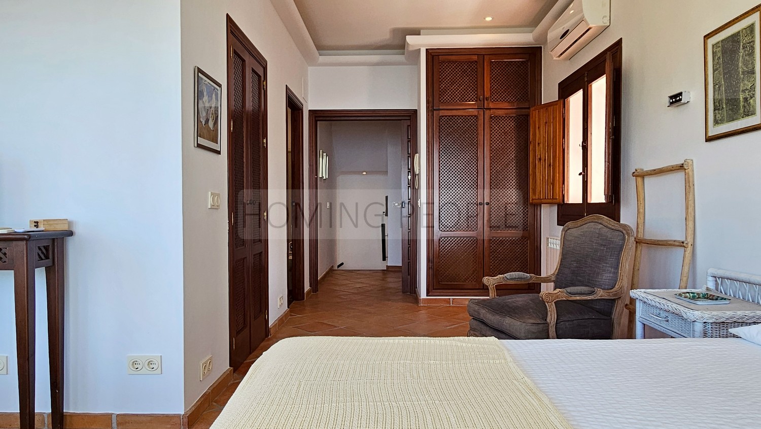 Great, charming villa with mature gardens