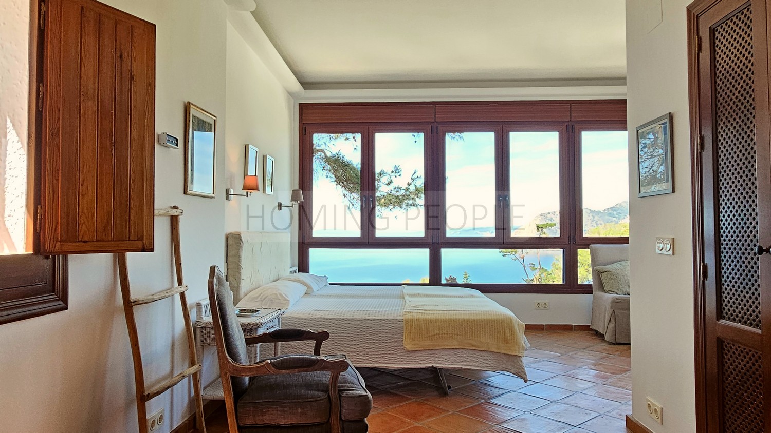 Great, charming villa with mature gardens