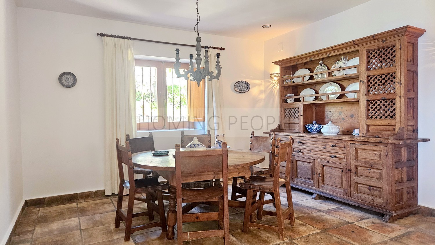 Great, charming villa with mature gardens