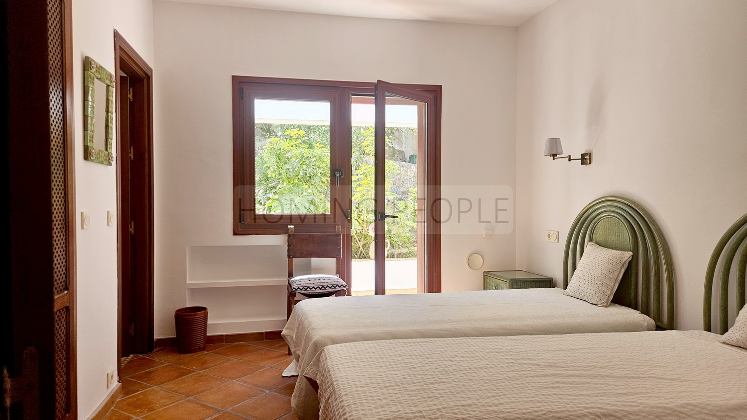 Great, charming villa with mature gardens
