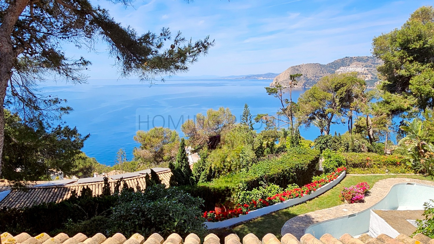 Great, charming villa with mature gardens