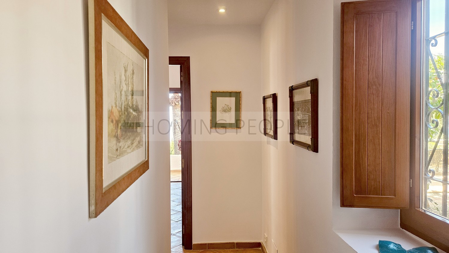 Great, charming villa with mature gardens