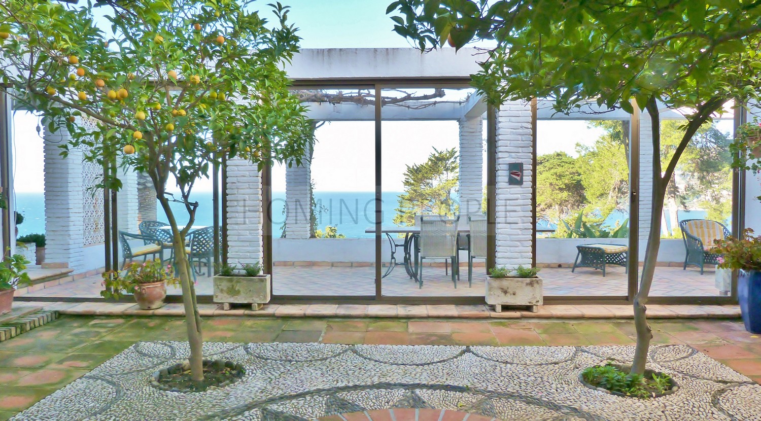 Villa espaciosa y jardines con mucho encanto