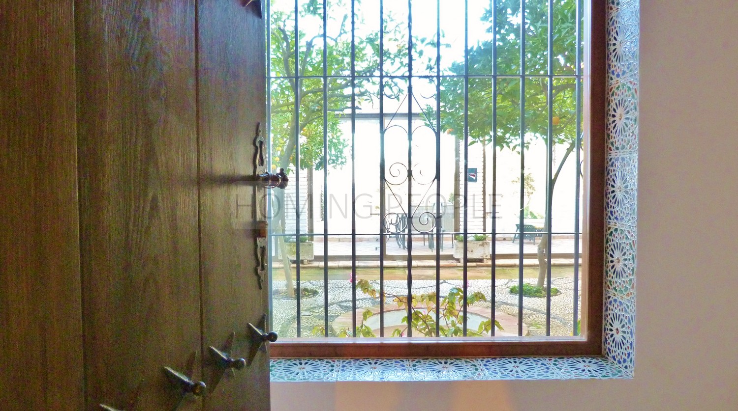 Villa espaciosa y jardines con mucho encanto