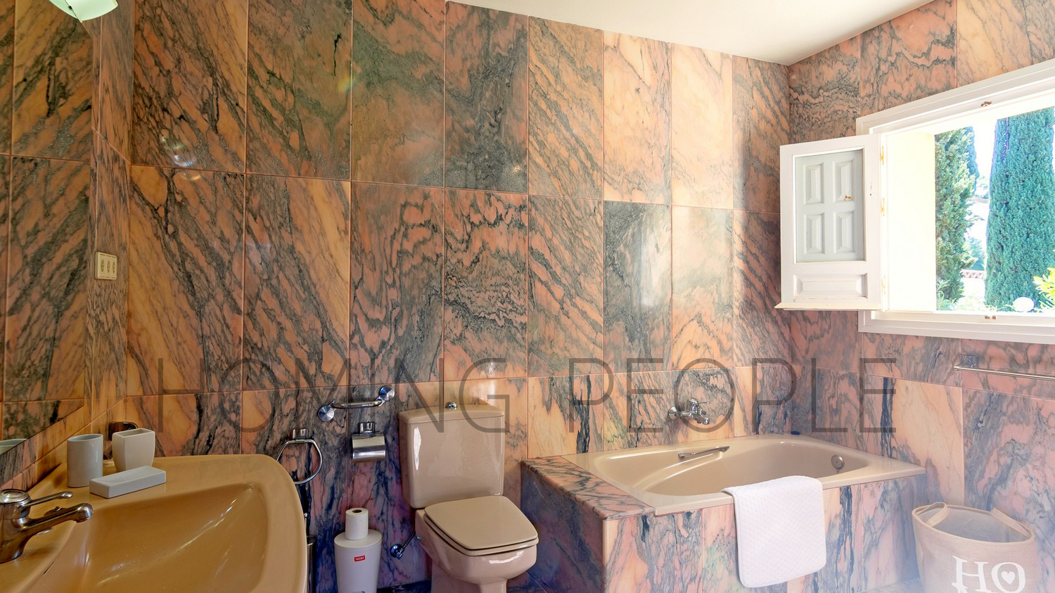 Estancias a lo grande con vistas idílicas a la bahía y acceso a la piscina