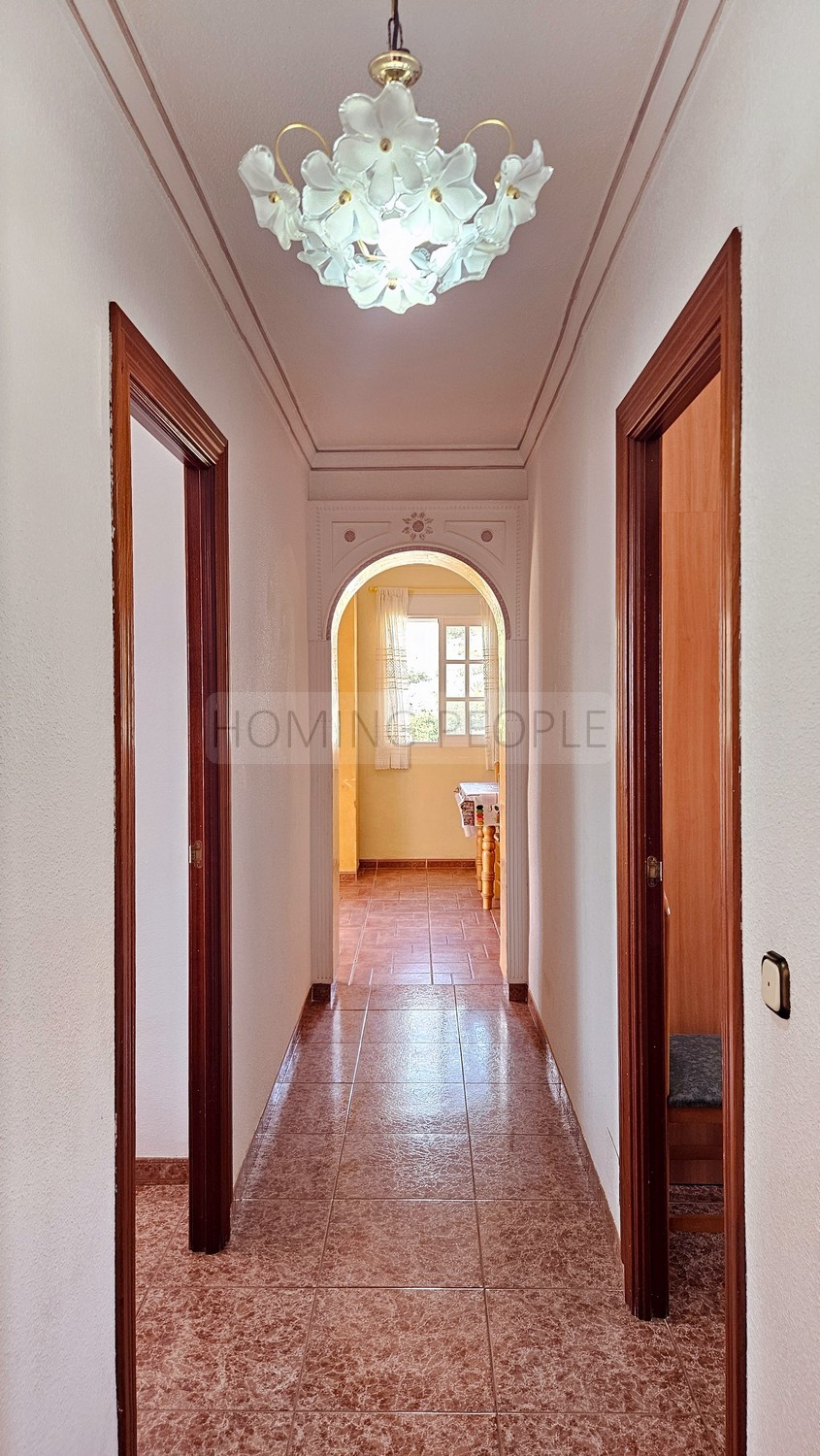 Chalet de campo con apartamento de invitados, piscina y preciosas vistas a la bahía