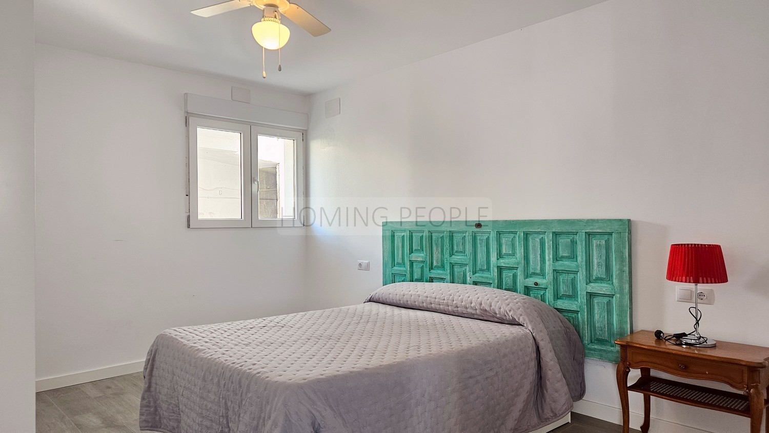 Chalet de campo con apartamento de invitados, piscina y preciosas vistas a la bahía