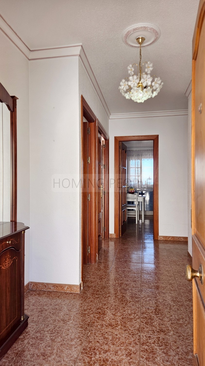 Chalet de campo con apartamento de invitados, piscina y preciosas vistas a la bahía