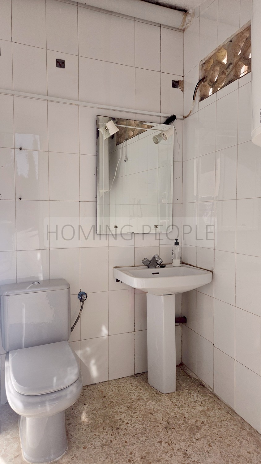 Chalet grande y soleado con piscina: Dos viviendas en una !