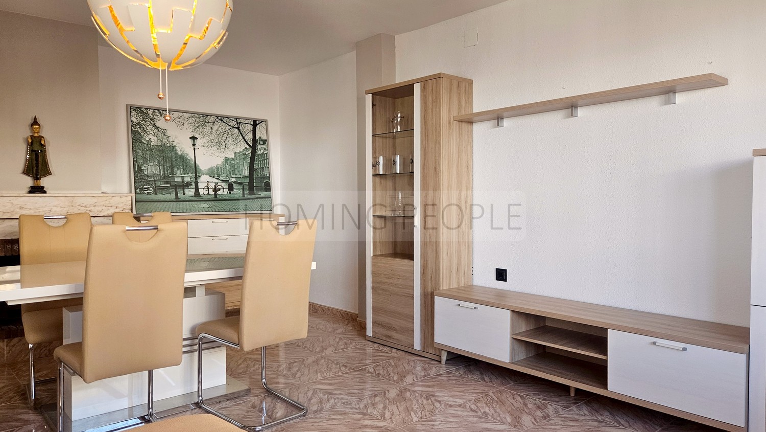 Chalet grande y soleado con piscina: Dos viviendas en una !