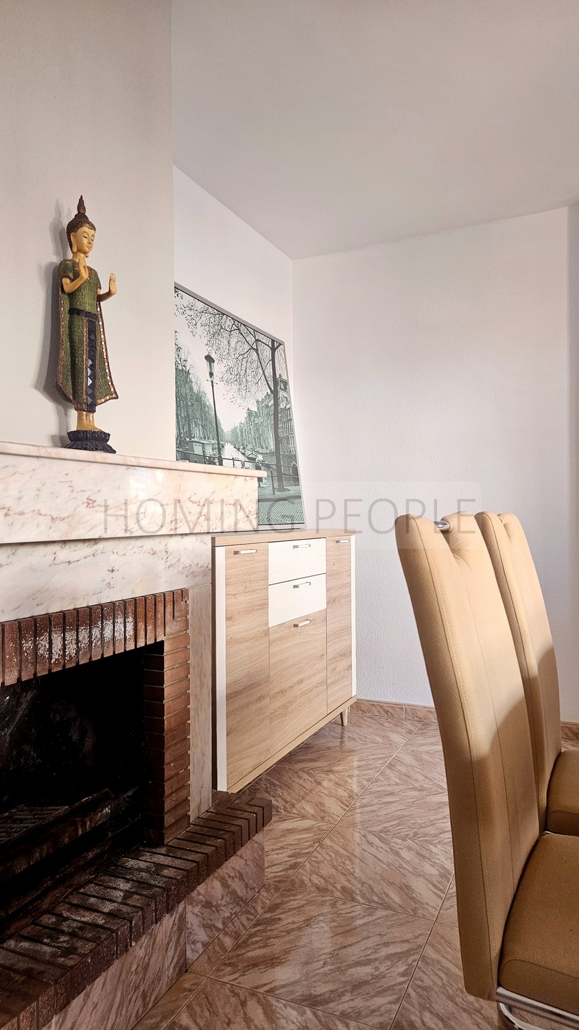 Chalet grande y soleado con piscina: Dos viviendas en una !