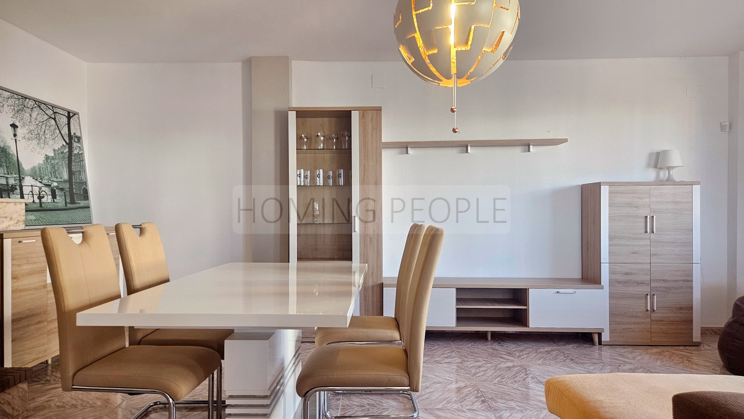 Chalet grande y soleado con piscina: Dos viviendas en una !