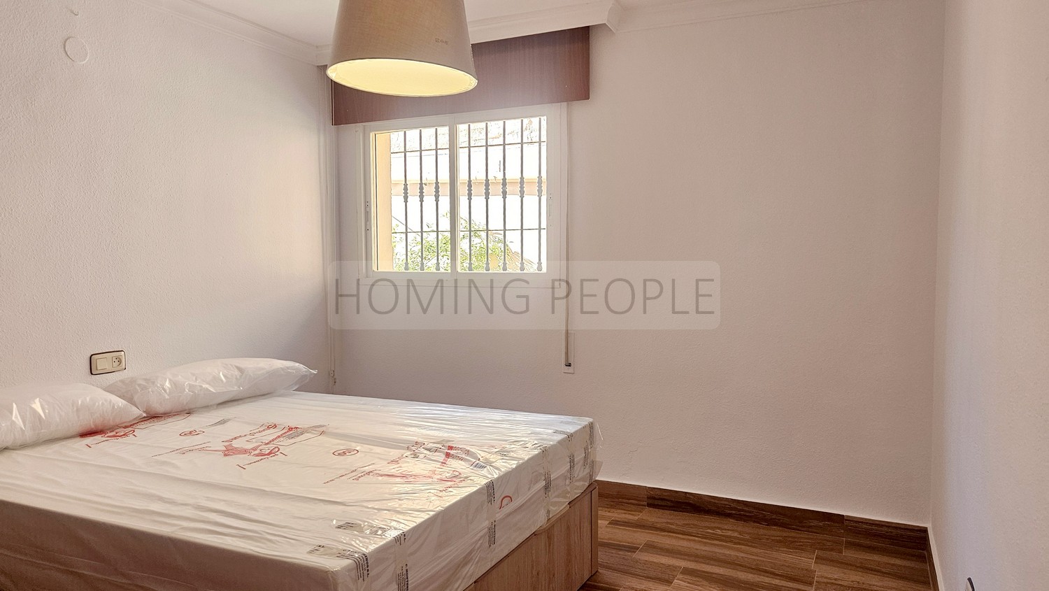 Chalet grande y soleado con piscina: Dos viviendas en una !