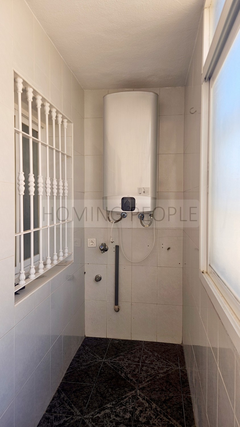 Chalet grande y soleado con piscina: Dos viviendas en una !