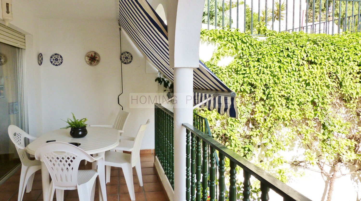 Piso en planta alta con pequeño jardín privado y a unos pasos de la playa