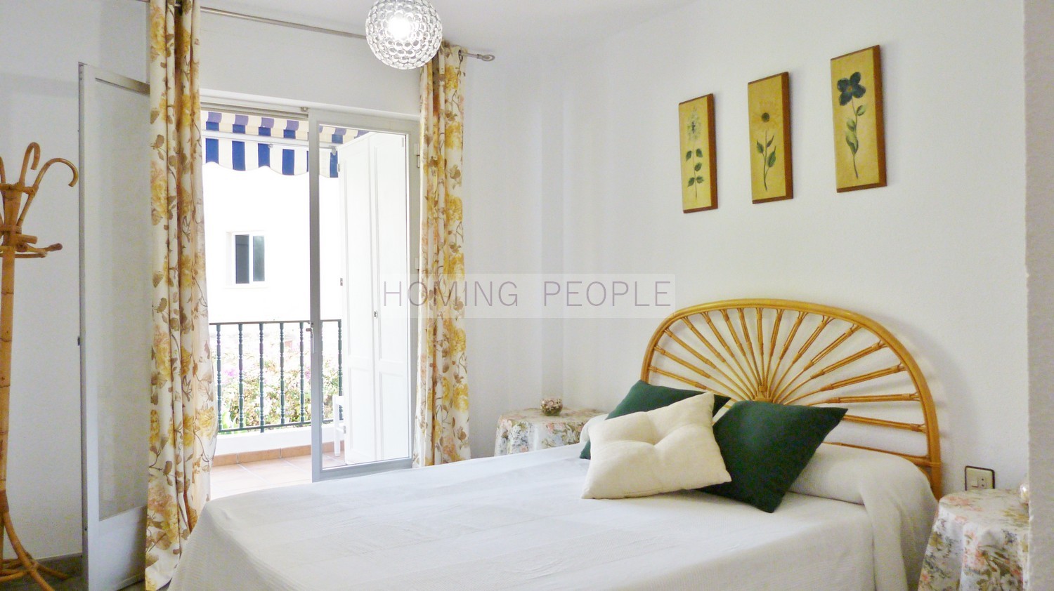 Piso en planta alta con pequeño jardín privado y a unos pasos de la playa