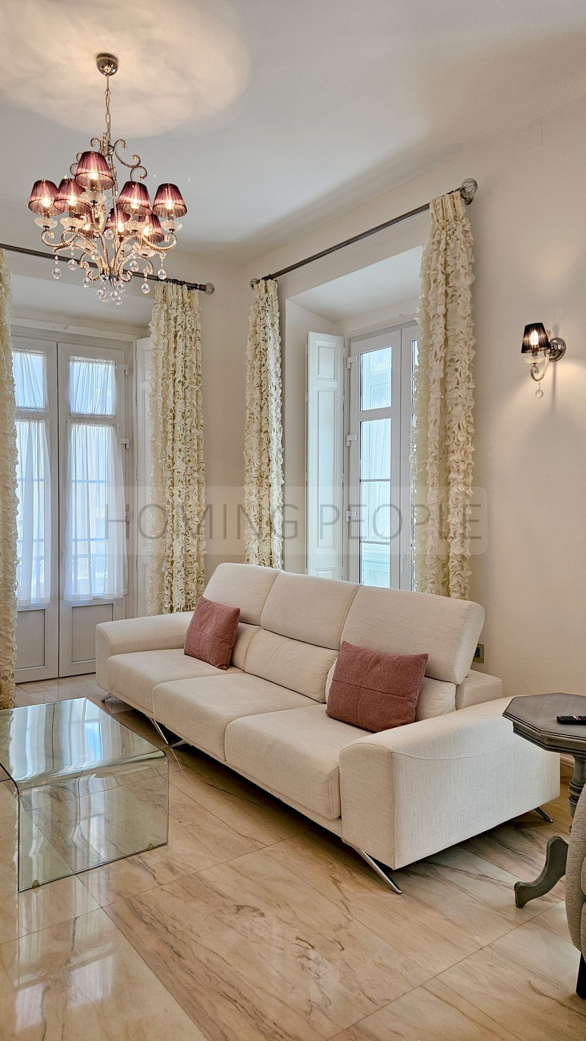 A luxury flat, very well-equipped and soundproofed, in the heart of the city