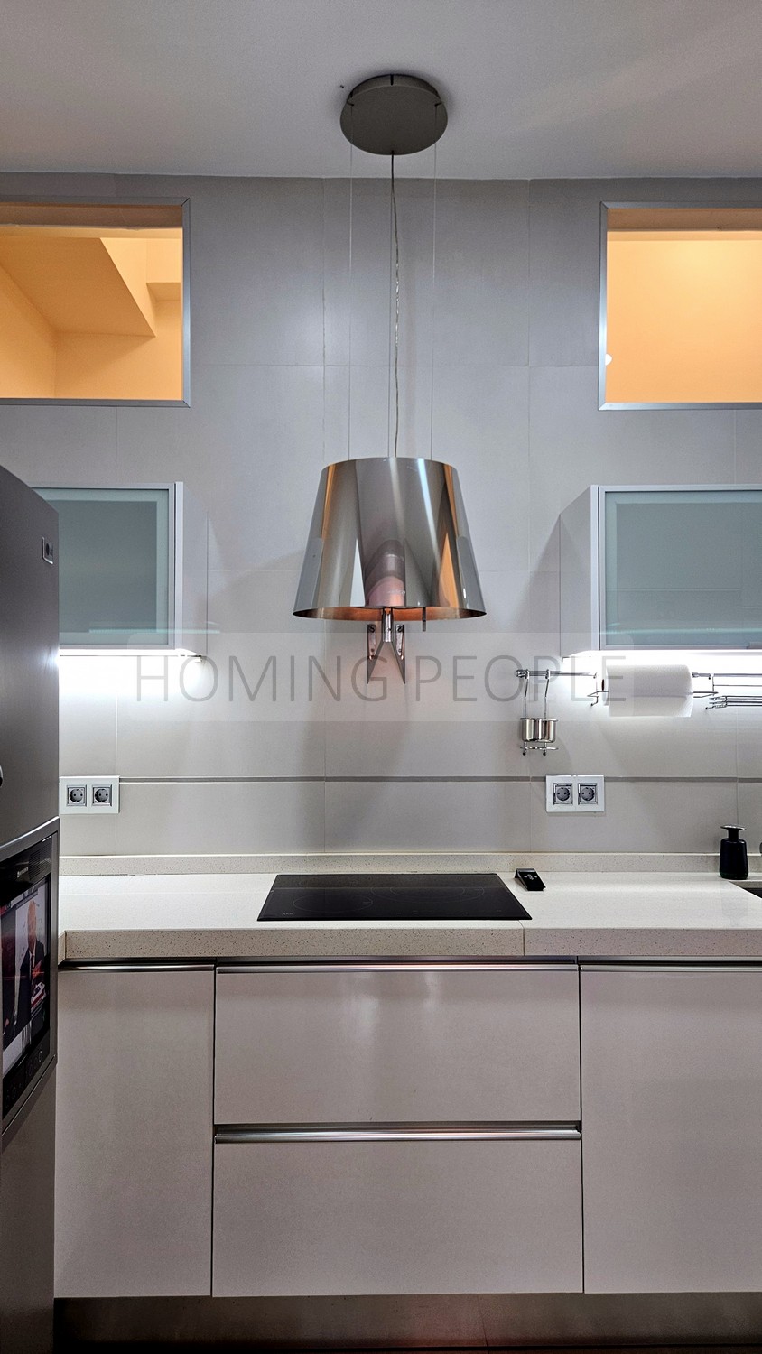 A luxury flat, very well-equipped and soundproofed, in the heart of the city
