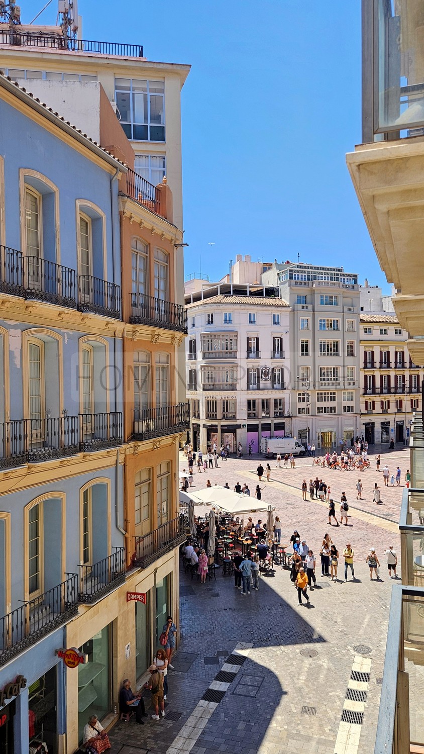 A luxury flat, very well-equipped and soundproofed, in the heart of the city