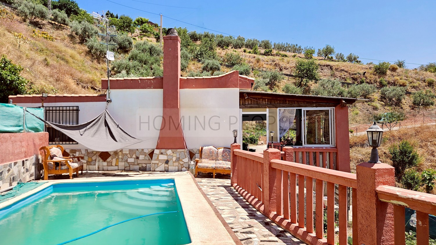 Cortijo con piscina, corrales, huerto... y unas maravillosas vistas al mar