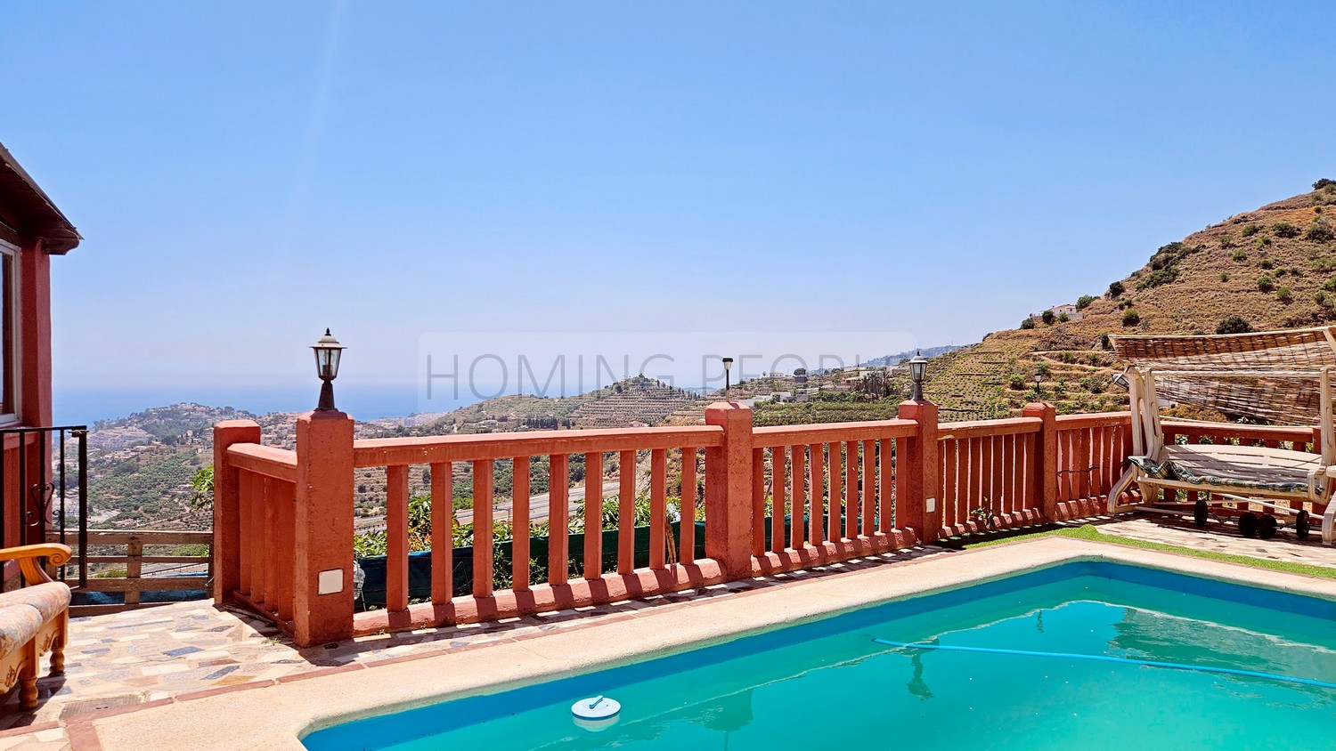 Cortijo con piscina, corrales, huerto... y unas maravillosas vistas al mar