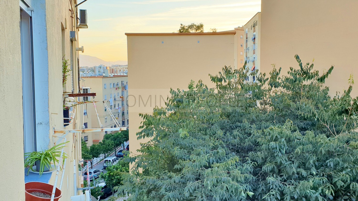 Appartement rénové, avec grande luminosité, facilités de stationnement et transport publique